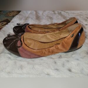 Nurture by Lamaze Brown and Tan Flats
